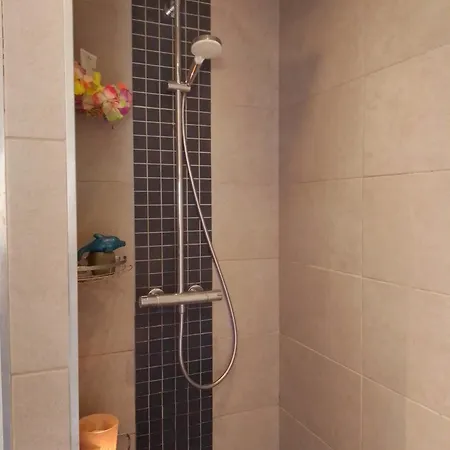 Location T5 100 M2 Apartman *